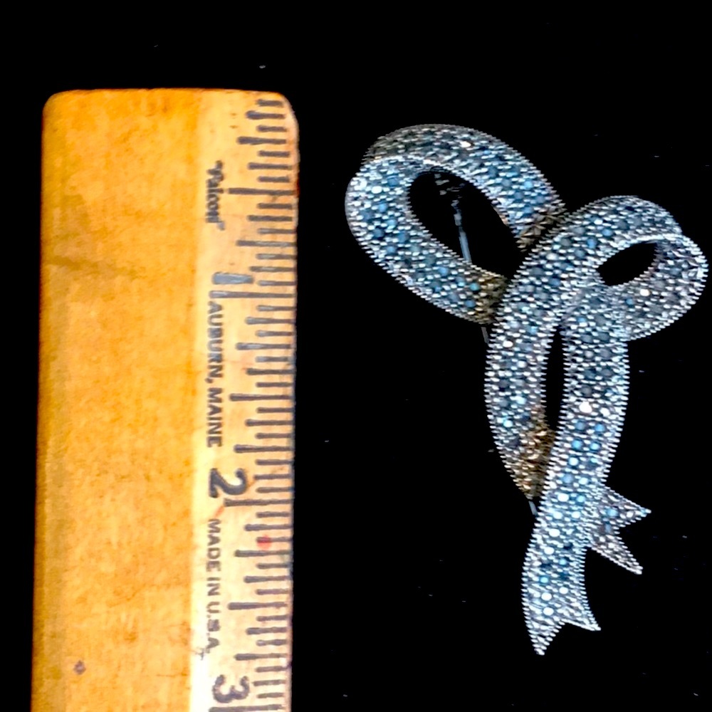 Vintage marcasite deco ribbon brooch pin